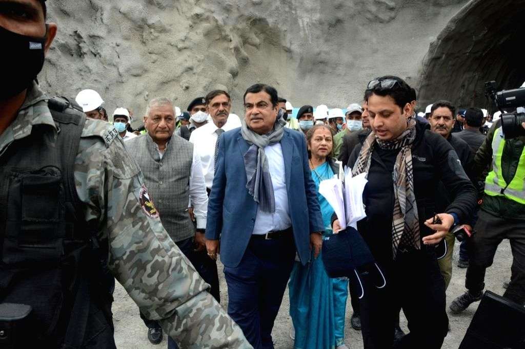 Nitin Gadkari to inaugurate Z-Morh tunnel on Srinagar-Leh highway today - Vimarsana News