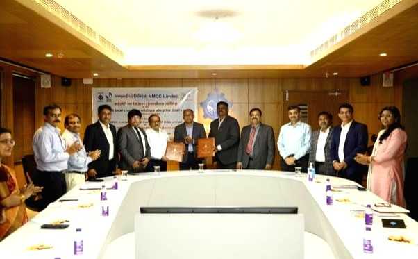 NMDC, RailTel ink pact on digital services - Vimarsana News