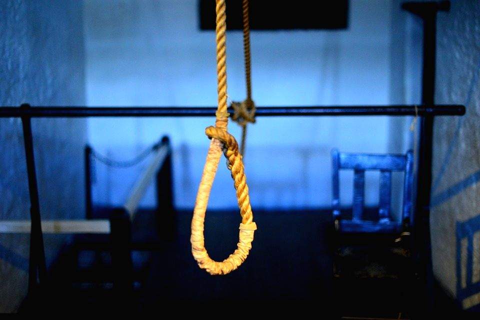 Hyderabad student hangs self, parents suspect black magic - Vimarsana News