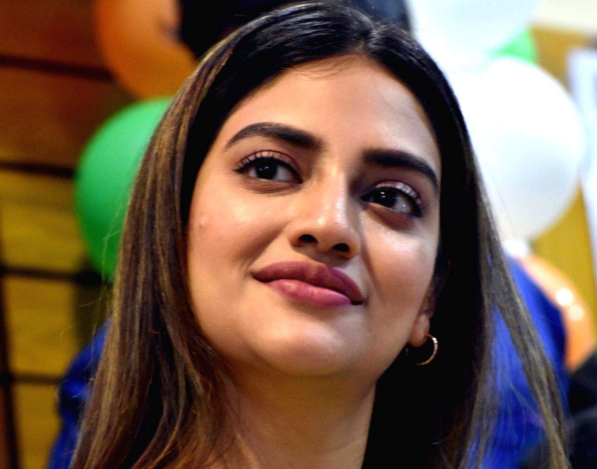 Kolkata flat case: Trinamool MP Nusrat Jahan has to be present physically, orders court - Vimarsana News
