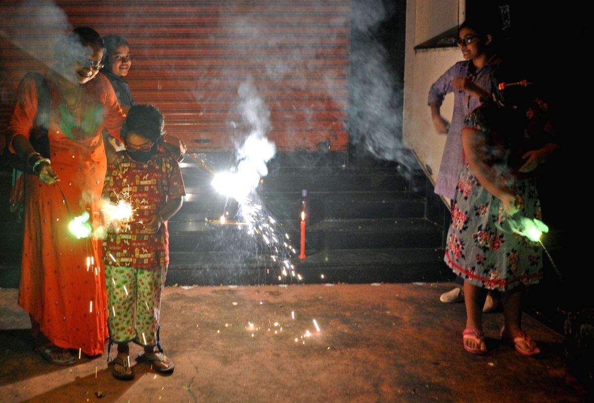 Gurugram administration bans sale and use of firecrackers ahead of Diwali - Vimarsana News
