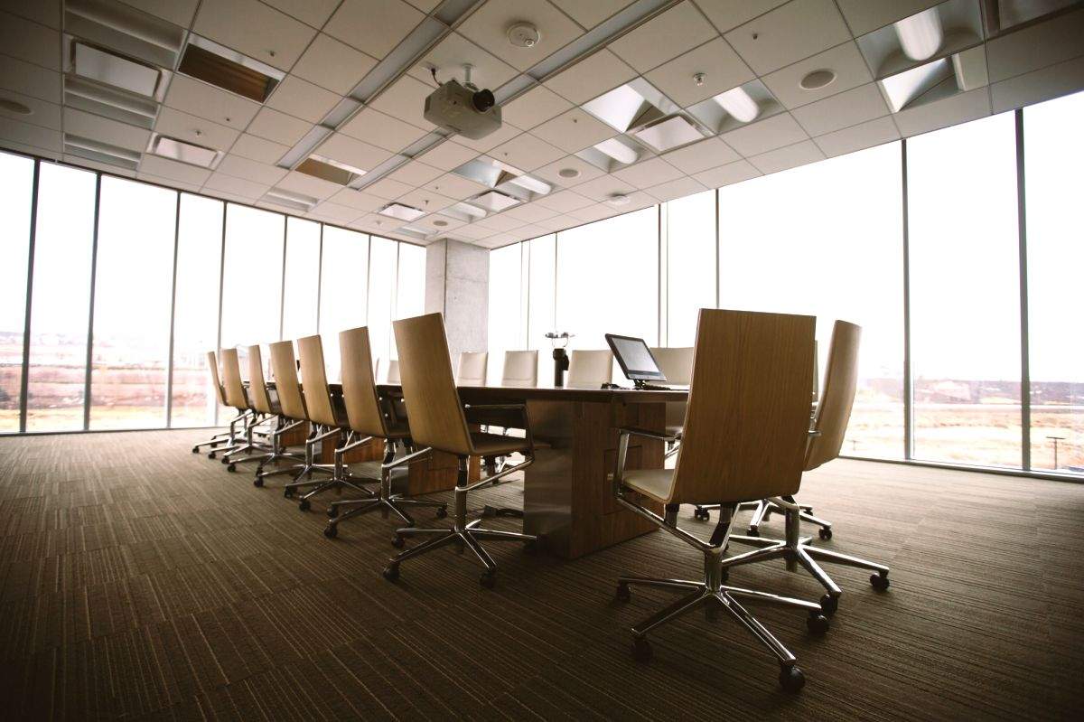 7,450 square feet office in prime Mumbai for six officials only! - Vimarsana News