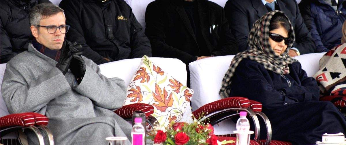 Omar, Mehbooba condemn policeman's killing in J&K's Baramulla - Vimarsana News