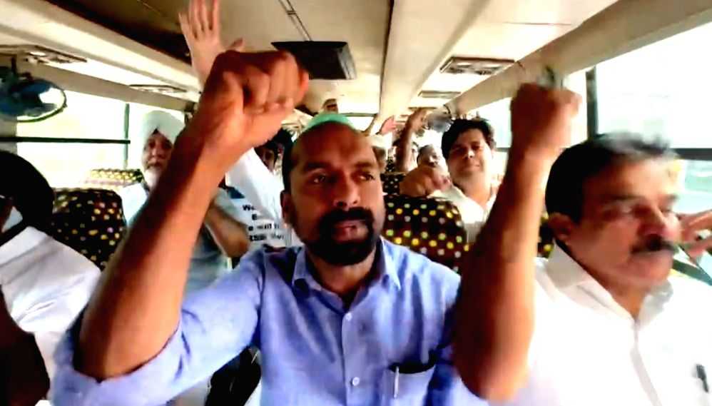 Delhi Police detain oppn MPs, leaders near Vijay Chowk - Vimarsana News