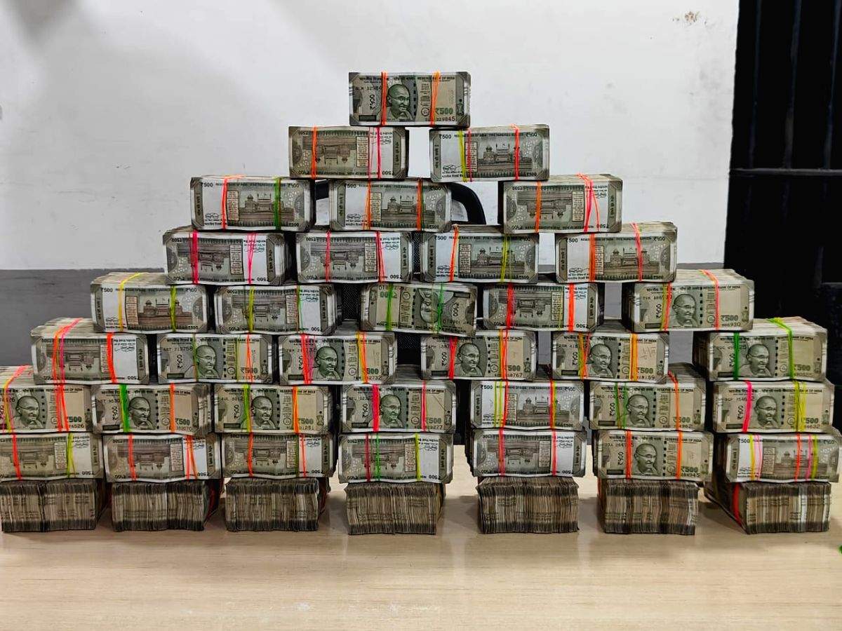 EC suspends three police officers of Hyderabad in cash seizure case - Vimarsana News