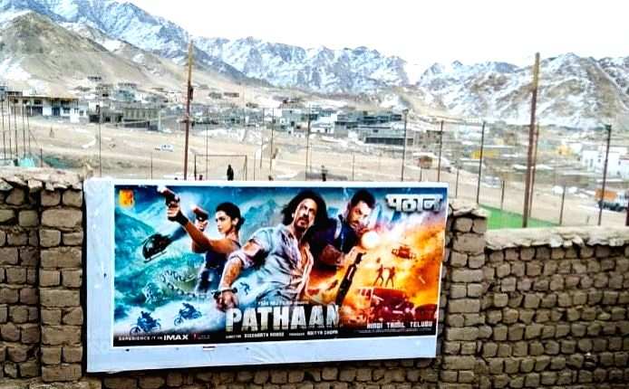 Shah Rukh Khan's 'Pathaan' to be screened at inflatable theatres in Leh - Vimarsana News