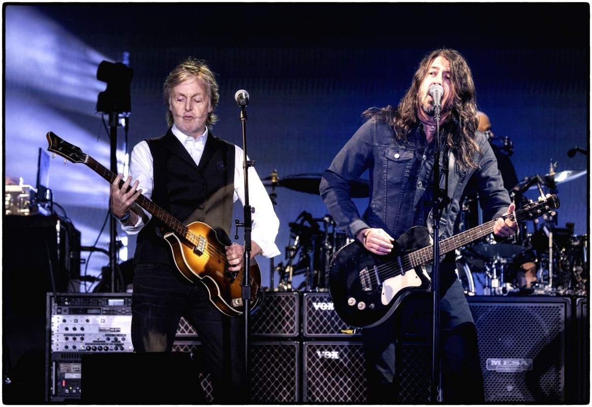 Paul McCartney rocks Glastonbury at 80; Dave Grohl, Bruce Springsteen join in - Vimarsana News