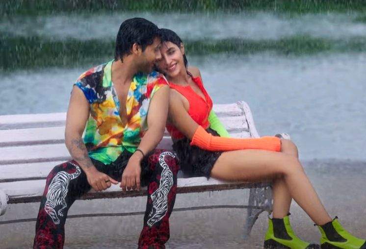 Payal Dev, Stebin Ben's 'Baarish Hai Jaanam' blends the magic of monsoon with romance - Vimarsana News