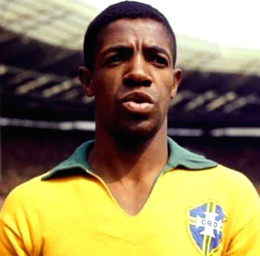 Pele mourns death of former teammate Dorval Rodrigues - Vimarsana News