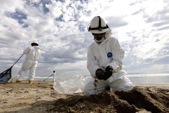 Peru reports new oil spill off its coast - Vimarsana News