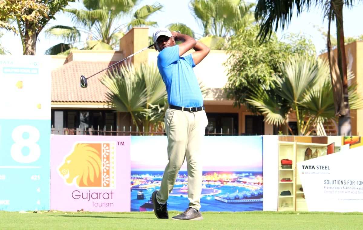 PGTI golf: Pravin Pathare takes clubhouse lead on day one of Pre Qualifying III - Vimarsana News