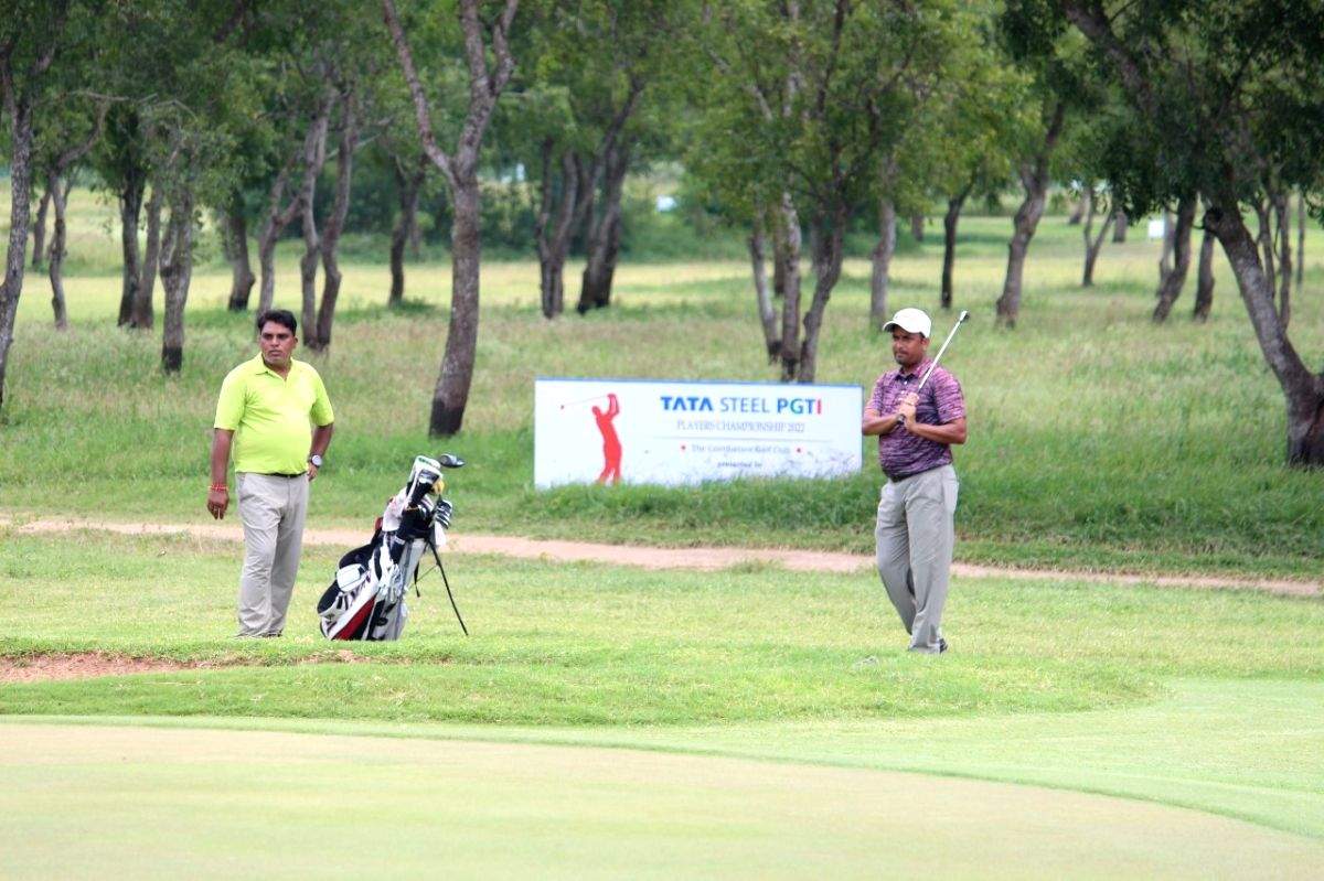 PGTI Players Championship: Shamim Khan, Arjun Sharma rise to top in round two - Vimarsana News