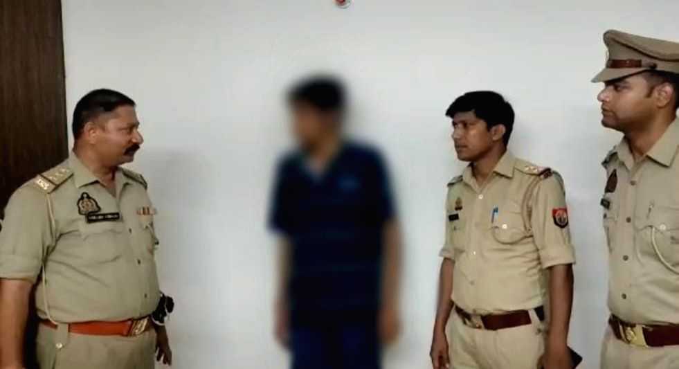 Alertness of police, saves life of youth in Greater Noida - Vimarsana News