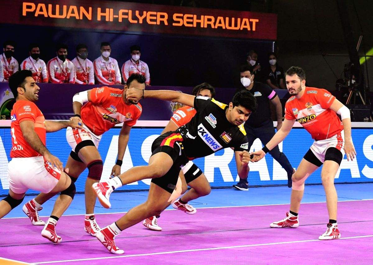 PKL 8: Bengaluru Bulls defeat Gujarat Giants, enter into semis - Vimarsana News