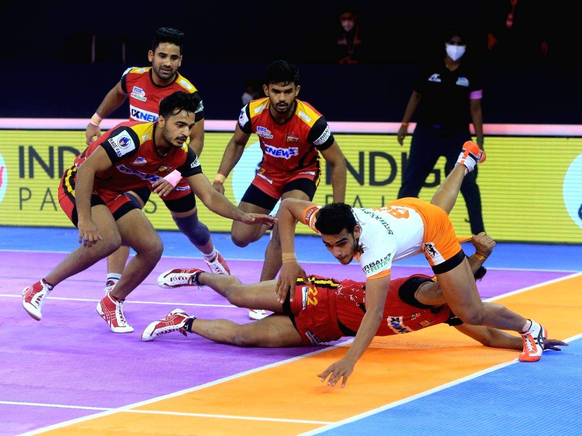 PKL 8: Mohit Goyat stars in Puneri Paltan's big win against Bengaluru Bulls - Vimarsana News