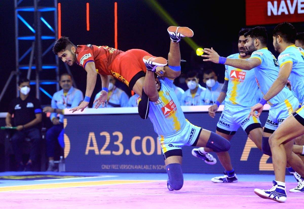 PKL 8: Naveen Kumar shines as Dabang Delhi overcome Yoddha's challenge - Vimarsana News