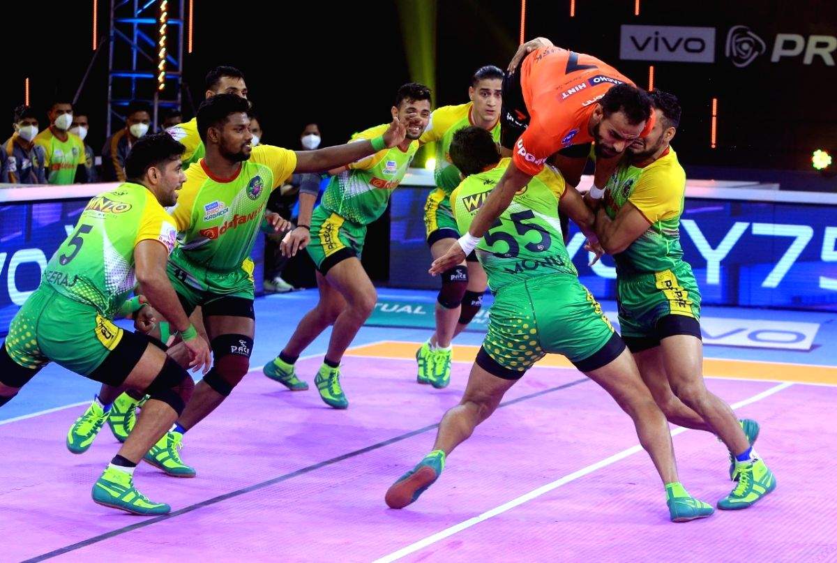 PKL 8: Raiders shine as Patna Pirates beat U Mumba 47-36 - Vimarsana News