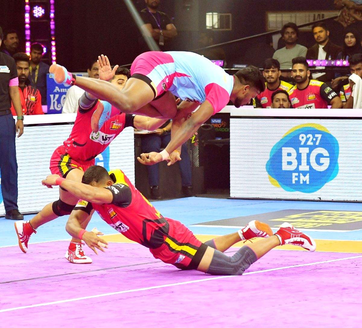 PKL 9: Clinical Jaipur Pink Panthers win comfortably against Bengaluru Bulls - Vimarsana News