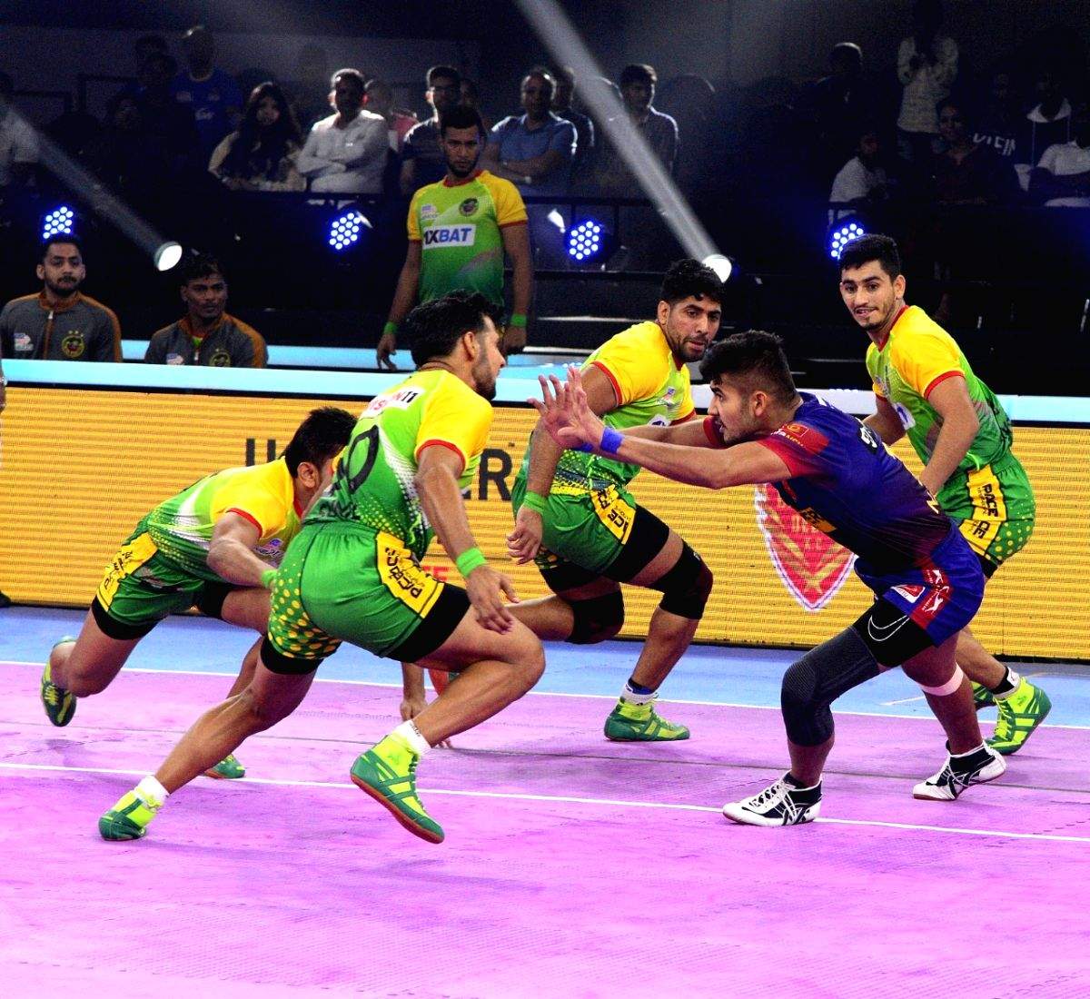 PKL 9: Patna Pirates shock table-toppers Dabang Delhi to pick up first win of season - Vimarsana News