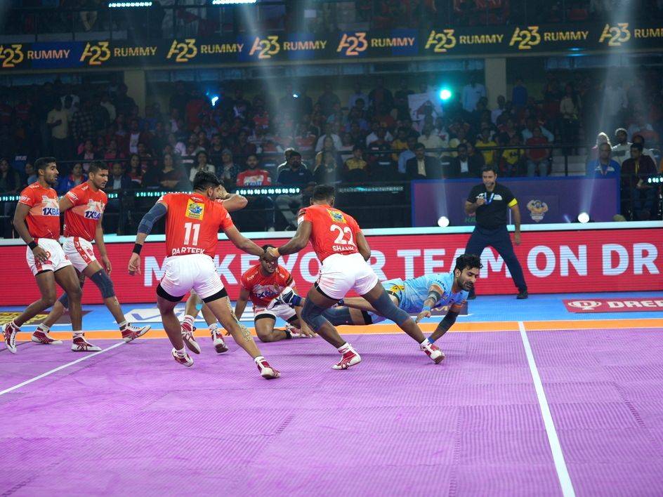 PKL 9: UP Yoddhas go down to Gujarat Giants - Vimarsana News