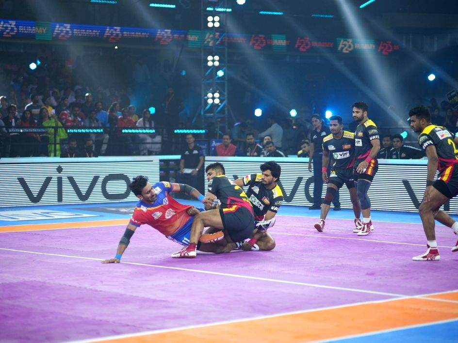 PKL 9: UP Yoddhas ride on Pardeep-Surender show to defeat Bengaluru Bulls 44-37 - Vimarsana News