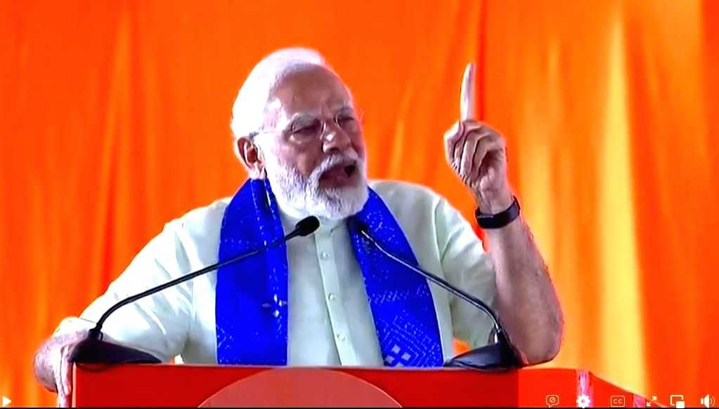 PM avoids attacking KCR, promises development of Telangana - Vimarsana News