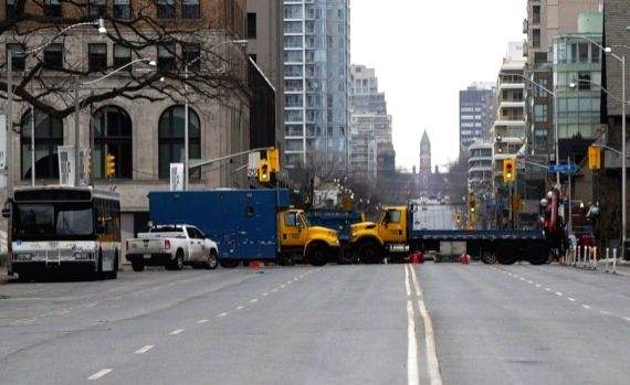 Police step up enforcement to end truckers' protests in Canada - Vimarsana News