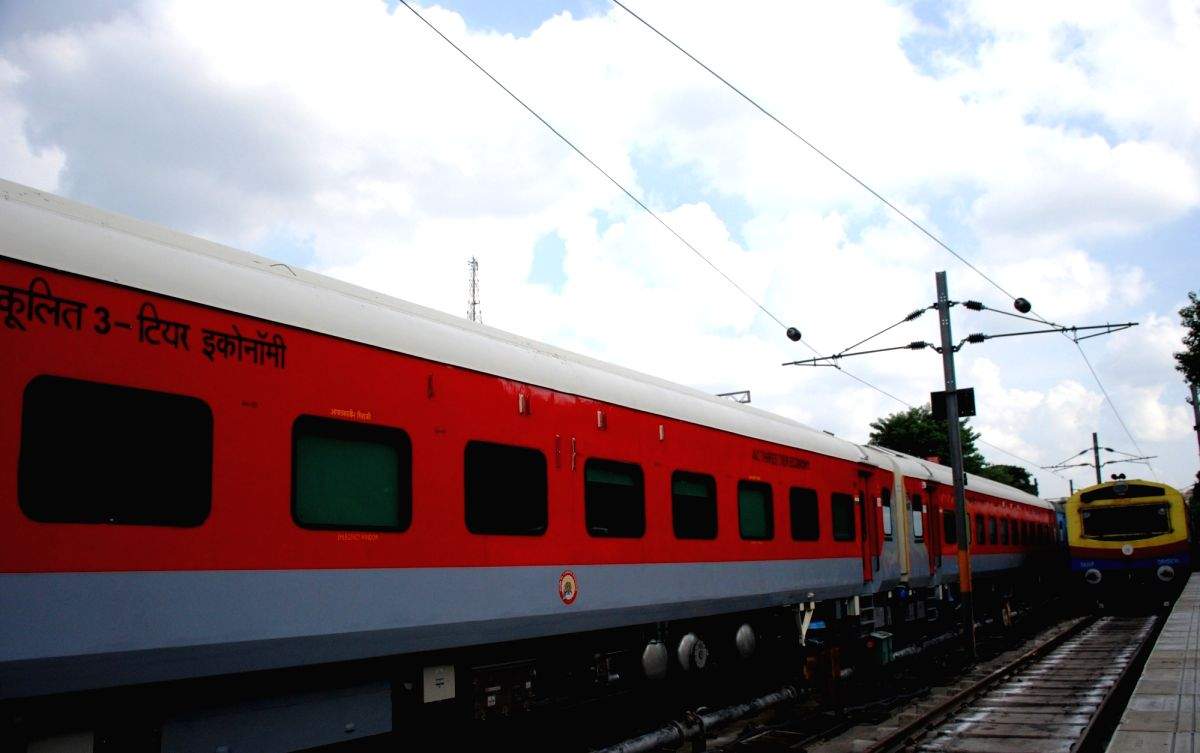 Train runs back to save woman, newborn - Vimarsana News