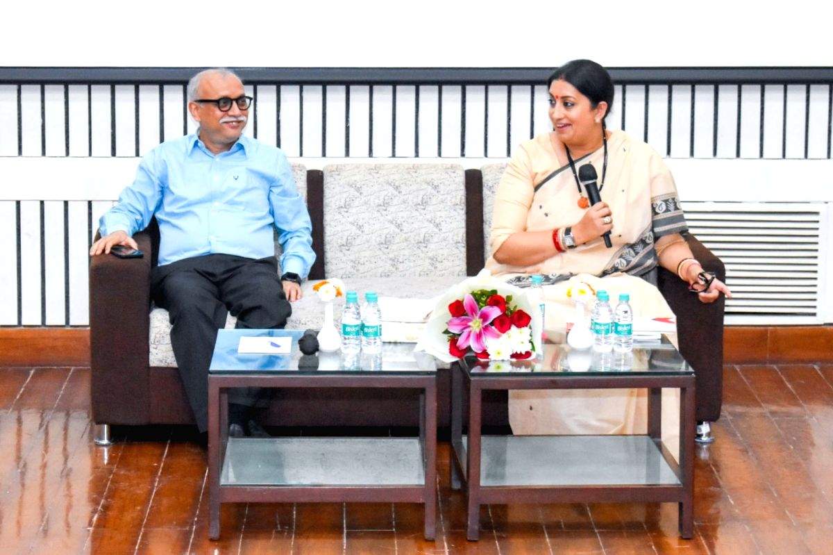 'Prof' Smriti Irani takes classes at IIM Udaipur - Vimarsana News