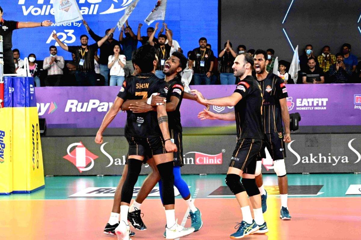 PVL: Ahmedabad Defenders beat Kolkata Thunderbolts, become first side to reach semis - Vimarsana News