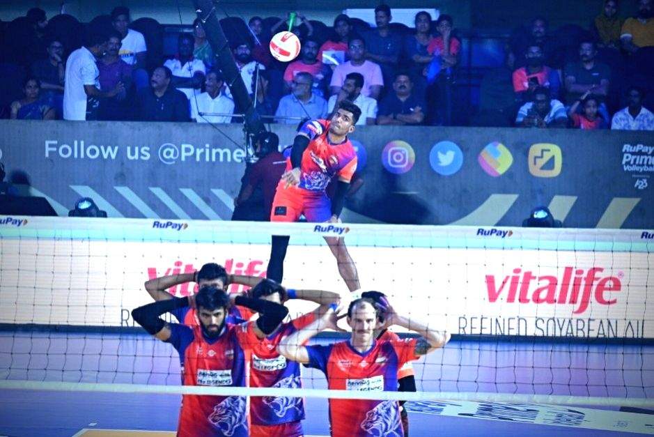 PVL: Kolkata Thunderbolts bow out in semis, lose to Bengaluru Torpedoes - Vimarsana News