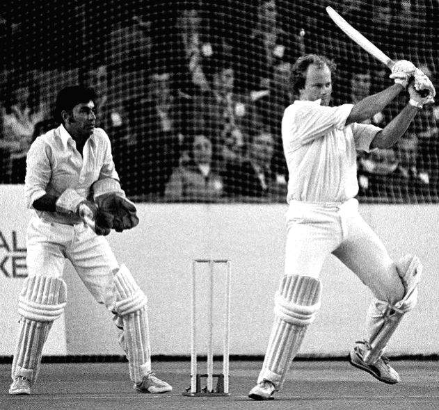 Queensland Cricket pays tribute to former Australian all-rounder Phil Carlson - Vimarsana News
