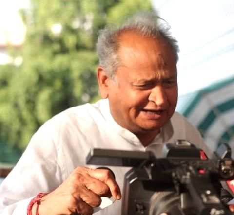 Gehlot red flags cuts in Ministry of Agriculture and MGNREGA budgets - Vimarsana News
