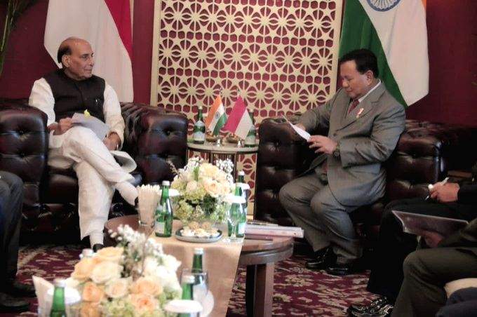 Rajnath holds bilateral meetings with Indonesian & Vietnamese counterparts - Vimarsana News