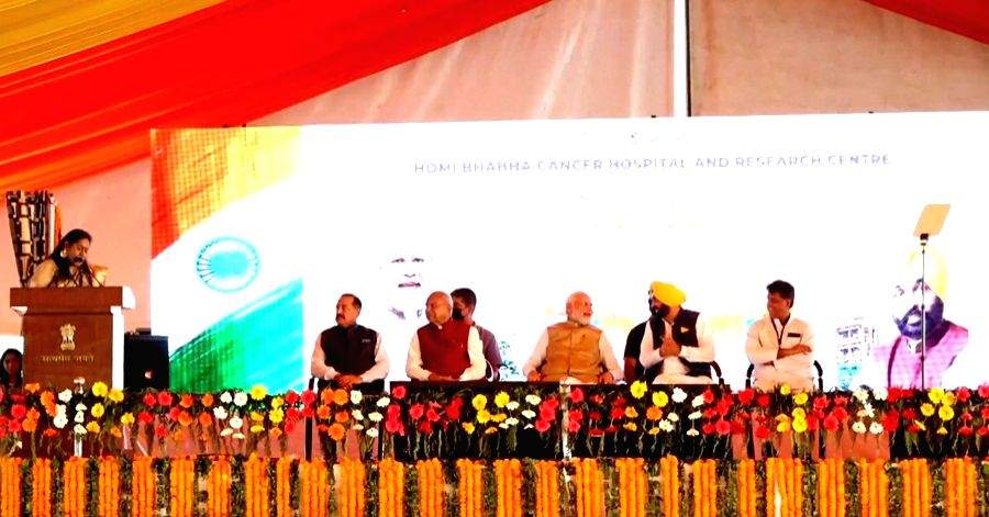 Rare show of bonhomie as Modi opens cancer hospital in Punjab - Vimarsana News
