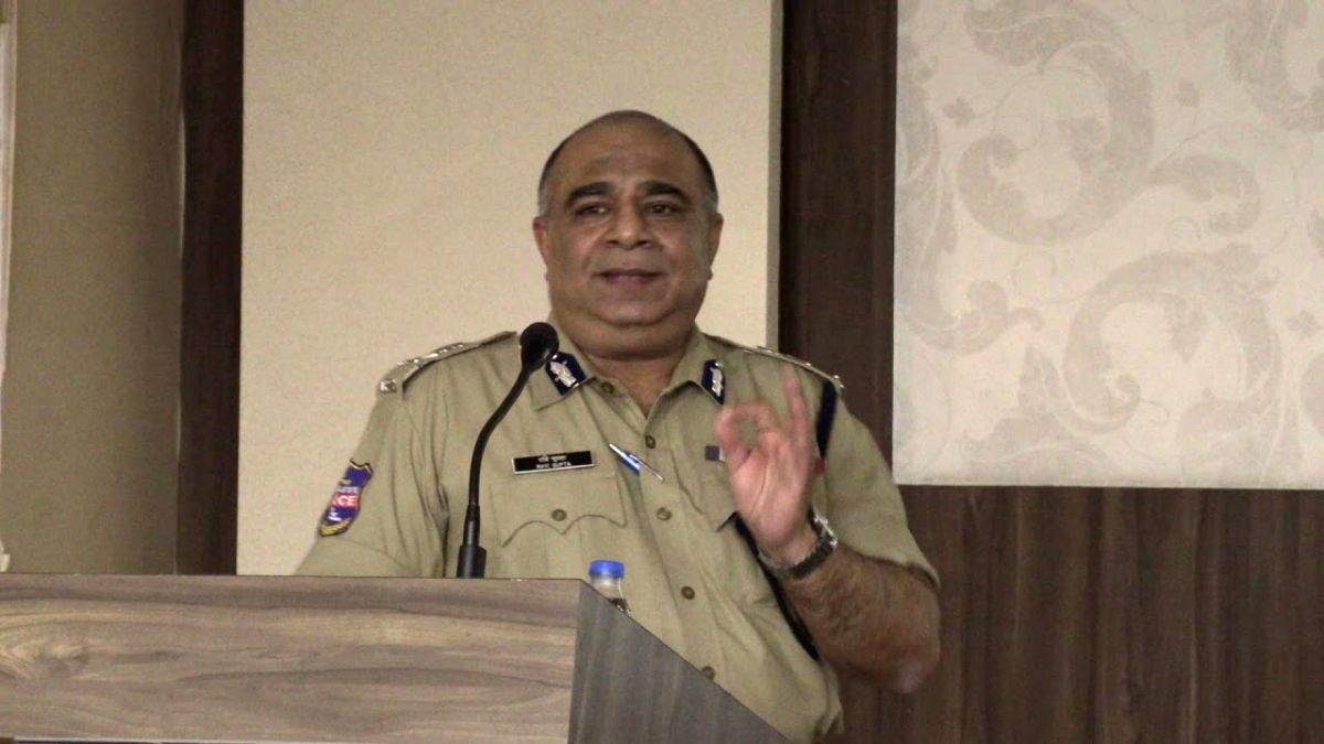 Ravi Gupta takes charge as new DGP of Telangana - Vimarsana News