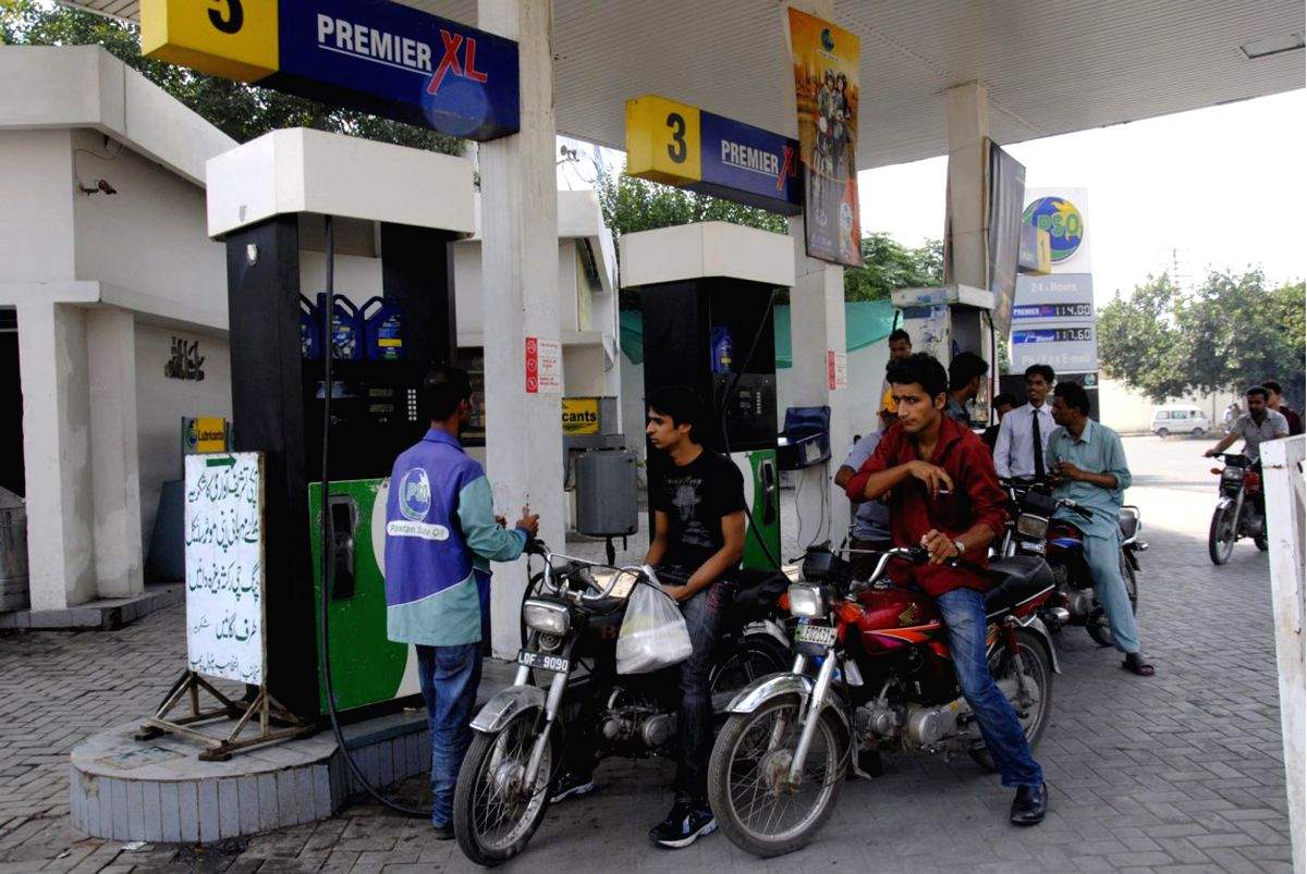 Petrol crisis to hit Pakistan by mid-February - Vimarsana News