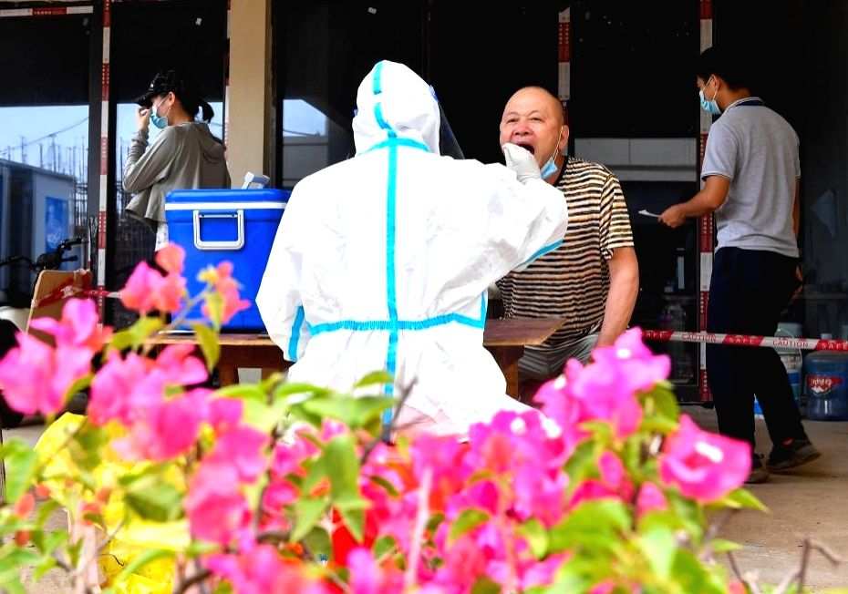 Residents under Covid lockdowns in China complain of food shortages - Vimarsana News