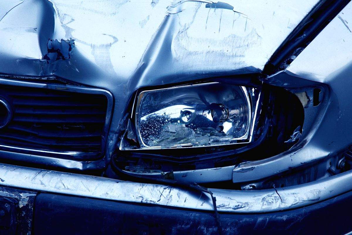 In suspected suicide case, Kerala man & son die in car crash - Vimarsana News