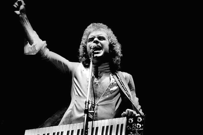 Rockstar Gary Wright dies aged 80 after battling Parkinson's - Vimarsana News