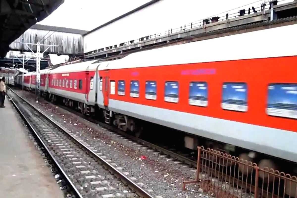 Running late, IAF Sergeant makes hoax bomb call to catch train; held - Vimarsana News