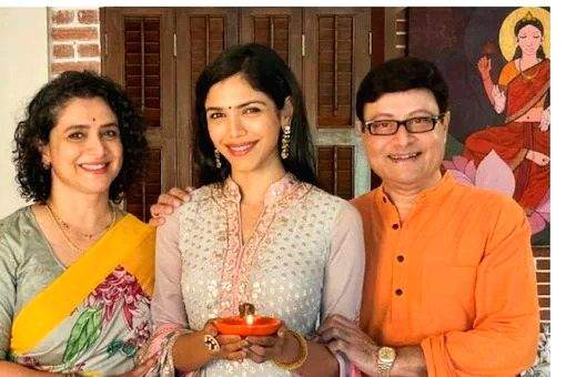Sachin and Supriya Pilgaonkar proud of daughter Shriya's work in 'Guilty Minds' - Vimarsana News