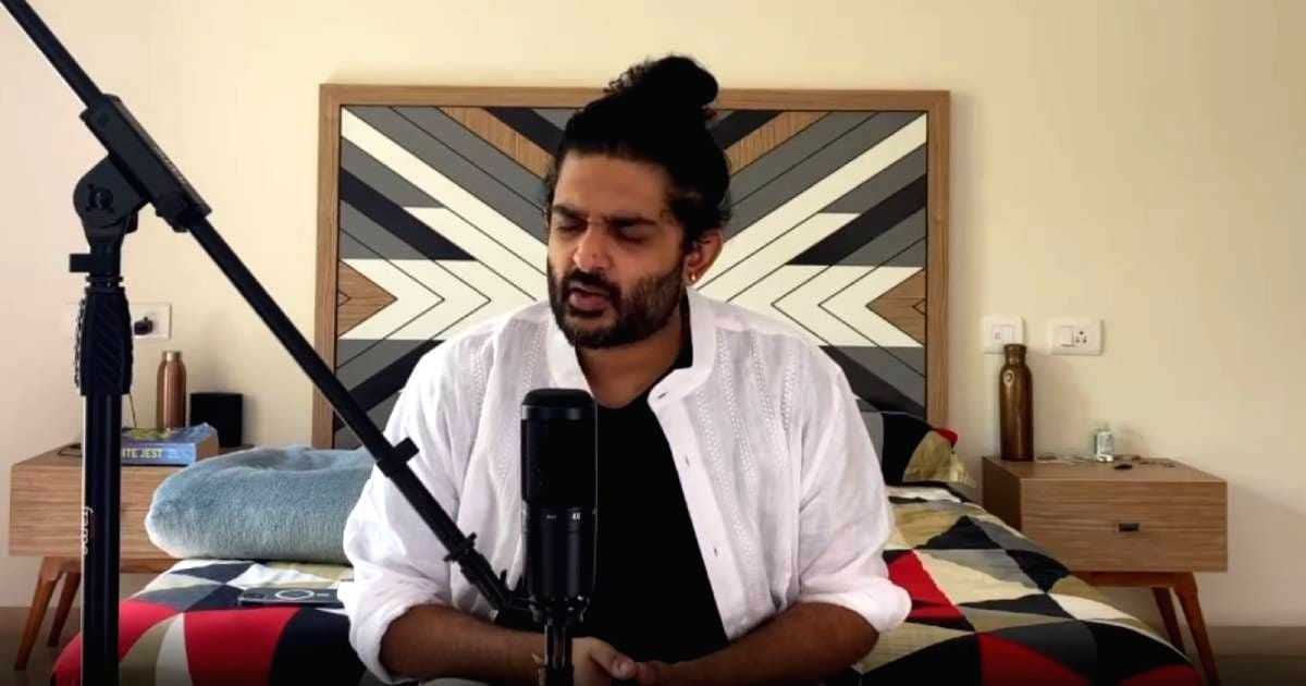 Video clip of sadhu enjoying divine presence listening to his song moves Sid Sriram - Vimarsana News