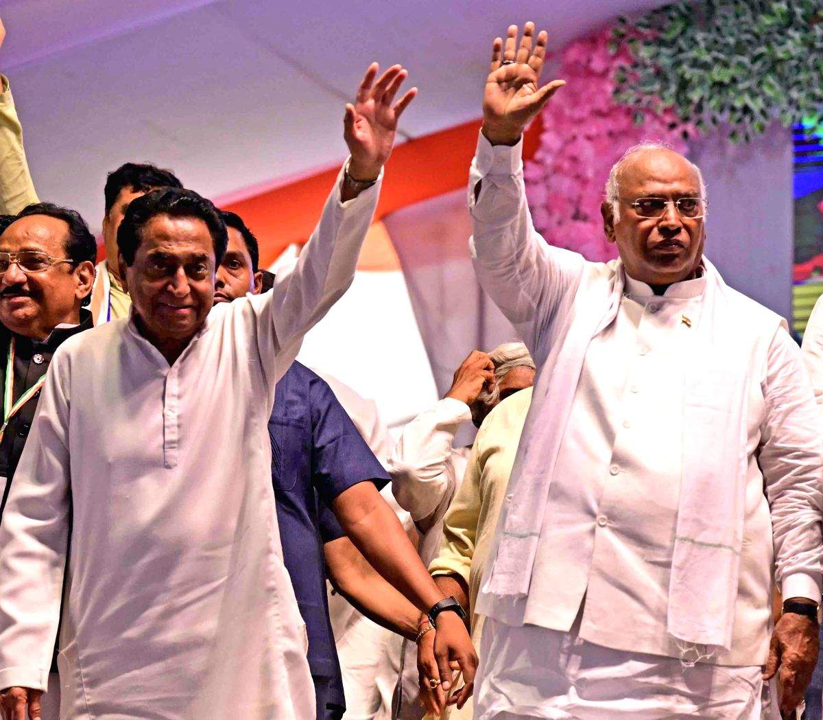 Day after marathon meeting of Congress' CEC, Kamal Nath meets Kharge to discuss candidates - Vimarsana News