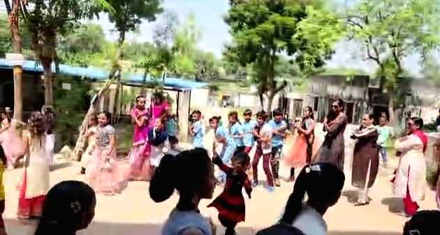 Gujarat: Four teachers suspended over garba controversy - Vimarsana News