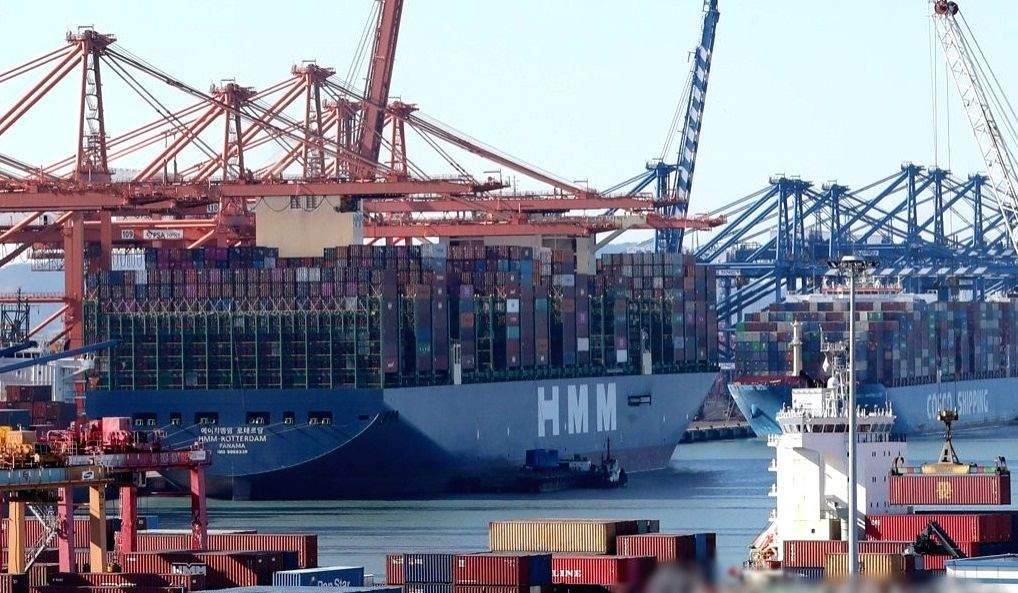 Indonesia posts trade surplus of nearly $5 bn in September - Vimarsana News