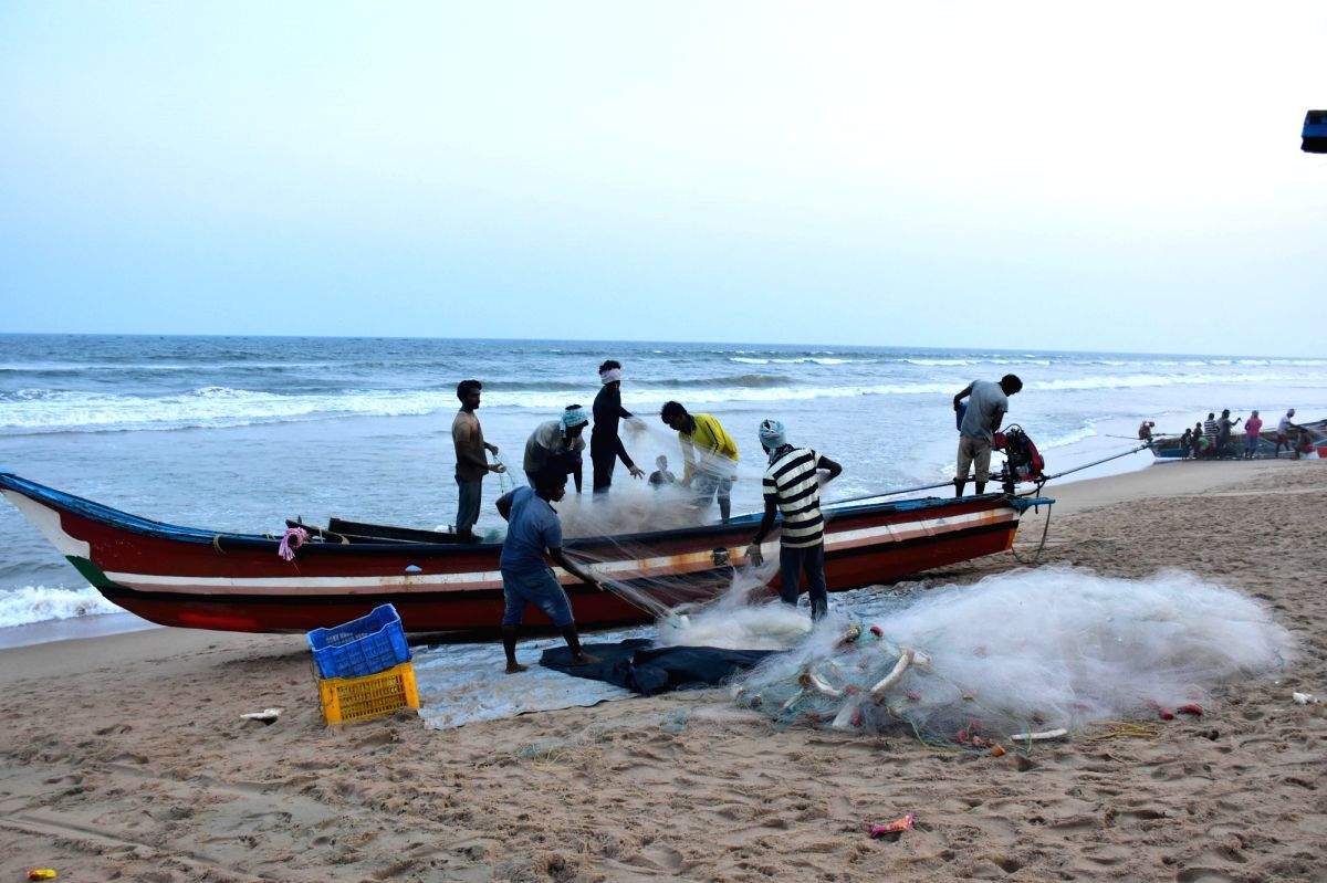 Eight TN fishermen arrested by Sri Lankan Navy - Vimarsana News