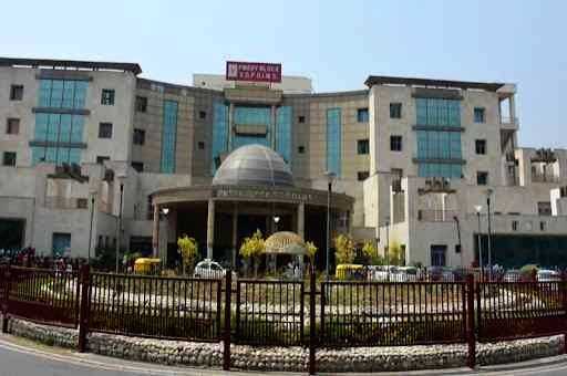 SGPGI docs rejoin girl's severed arm from shoulder - Vimarsana News