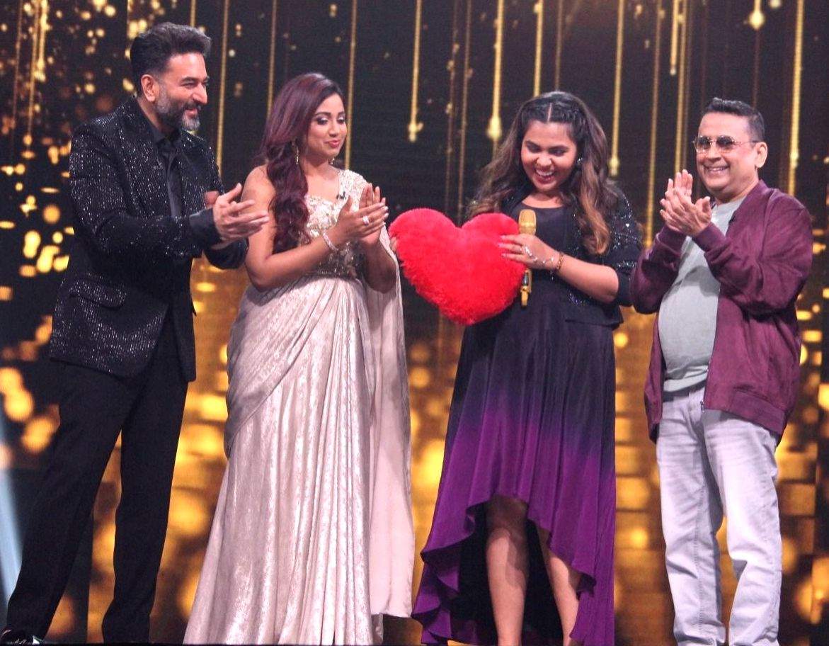 Shekhar Ravjiani, Shreya Ghoshal give gift to 'Indian Idol 14' contestant - Vimarsana News