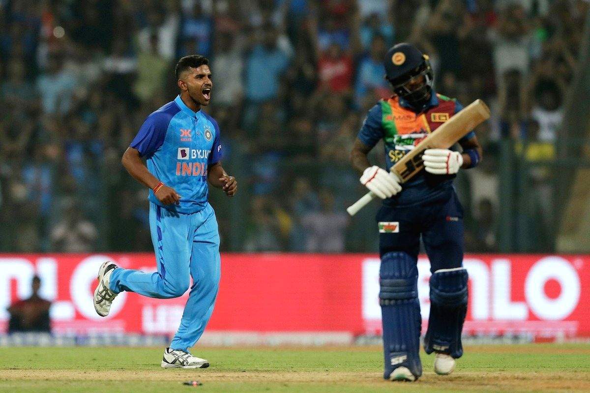 Shivam Mavi claims 4-22, becomes third Indian men's player to take four wickets on T20I debut - Vimarsana News